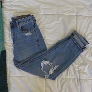 American Eagle Light Wash, Distressed Mom Jeans | Size 2